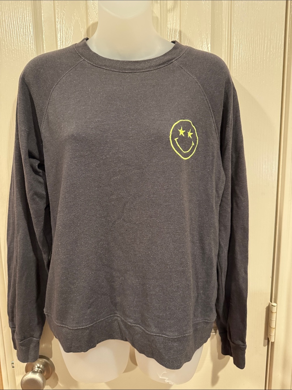 Monrow Gray Sweatshirt with Embroidered Smiley Face. Sz Medium